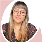 Passionnée par la langue française, je suis là pour rendre l'apprentissage du français amusant et enrichissant pour les élèves.